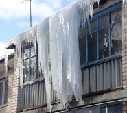 Кто должен сбивать сосульки? - «Статьи о недвижимости»