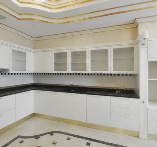 Золоченые рамы, сантехника, зеркала: как выглядит квартира в Москве за 3 млн долларов - «Статьи»