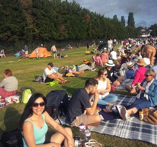Стояли и будем стоять: очереди, ставшие достопримечательностями - «Статьи о недвижимости»