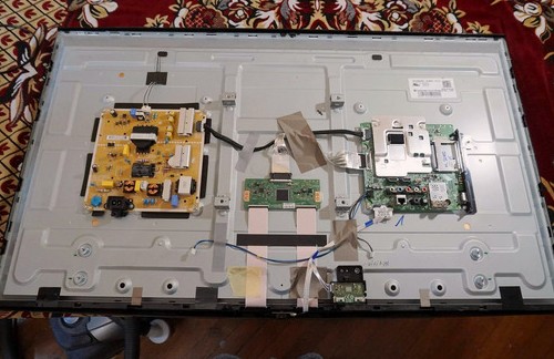 Ремонт телевизоров с выездом. Телемастер. Гарантия 2 года. Срочный выезд. Замена матрицы. - «Бытовая электроника»